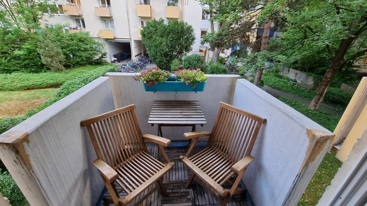Apartment Schwabing Studio With Garden Views München